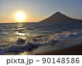 夕日とさざ波 90148586
