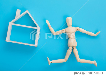 デッサン人形と家の模型 Drawing doll デッサン人形と家の模型 Drawing doll 90150651