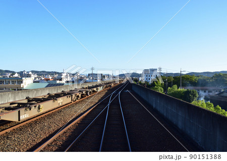 2021年。朝の水島臨海鉄道水島本線の風景 2021年。朝の水島臨海鉄道水島本線の風景 90151388