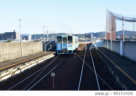 2021年。朝の水島臨海鉄道水島本線の風景 2021年。朝の水島臨海鉄道水島本線の風景 90151429