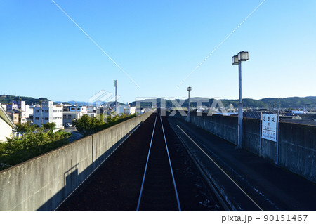 2021年。朝の水島臨海鉄道水島本線の風景 2021年。朝の水島臨海鉄道水島本線の風景 90151467