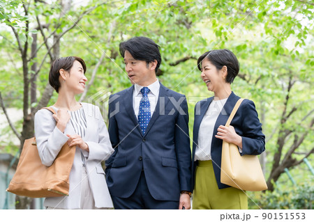 ビジネス　チーム　新緑 90151553