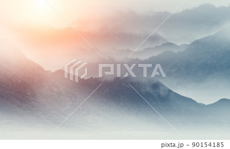 霧 山脈 景色 90154185