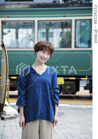 女性 旅行 ショートトリップ 散策 散歩 一人旅 女性 旅行 ショートトリップ 散策 散歩 一人旅 90154252