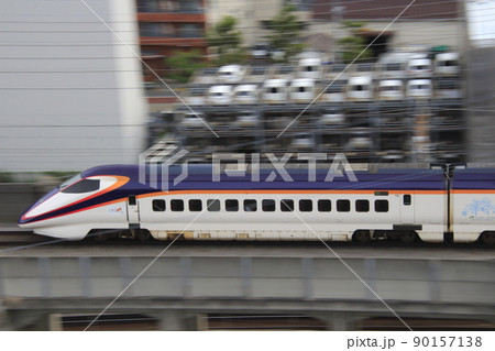 山形新幹線E3系2000番台（新塗装・側面）の写真素材 [90157138] - PIXTA