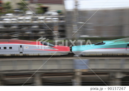 東北新幹線E5系（秋田新幹線E6系併結） 90157267