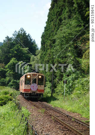 岐阜県 明知鉄道野志駅に到着する列車 岐阜県 明知鉄道野志駅に到着する列車 90159641