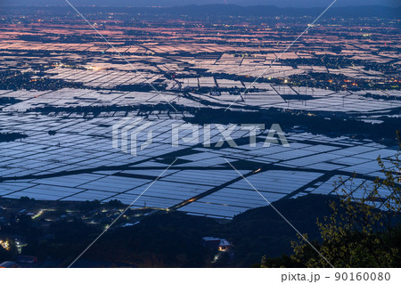 《新潟県》越後平野の夜明け・水鏡の田園風景 《新潟県》越後平野の夜明け・水鏡の田園風景 90160080