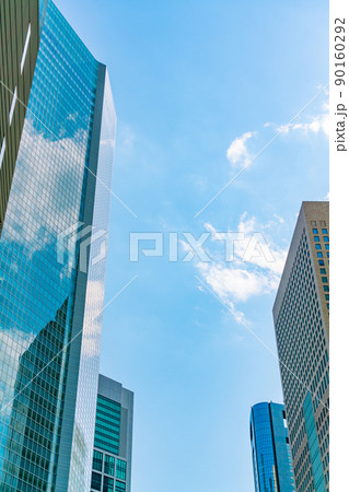 【東京都】都心の高層ビル群 90160292