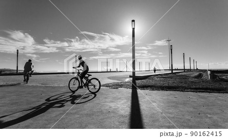 Beach Promenade Cyclists Runners Silhouette Landscape 90162415