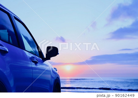朝日を浴びる自動車 朝日を浴びる自動車 90162449