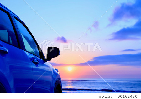 朝日を浴びる自動車 朝日を浴びる自動車 90162450