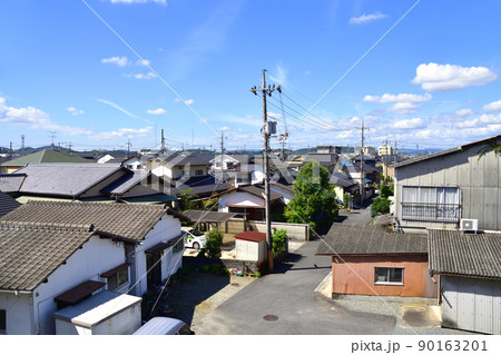 2021年。児島駅から岡山駅までの瀬戸大橋線の風景 90163201