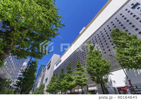 JR「有楽町」駅前「読売会館」ビルと「よみうりホール」 JR「有楽町」駅前「読売会館」ビルと「よみうりホール」 90164645