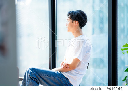 若い男性のポートレート 若い男性のポートレート 90165664