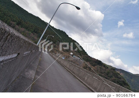 江川ダムの天端 90166764