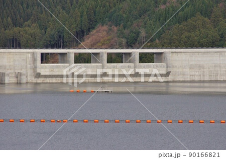 大山ダムと鳥宿湖　 90166821