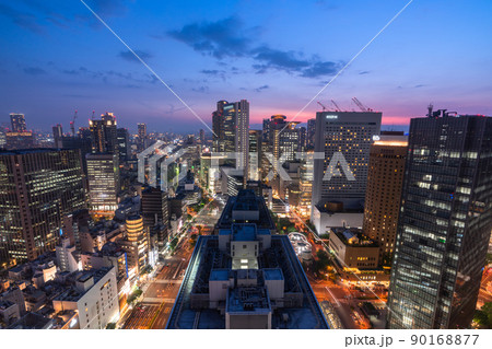 《大阪府》大阪市中心街・オフィス街の夜景 90168877