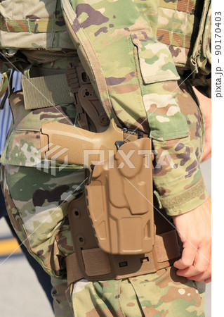 拳銃　米軍　兵士　 90170403