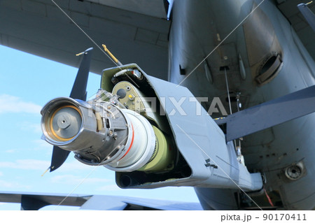 空中給油の給油口　フライングブーム　空中給油機 90170411
