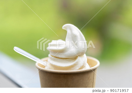 ミルクたっぷりのソフトクリーム 90171957