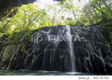 高千穂峡　五ケ瀬川から真名井の滝の眺望 90176782