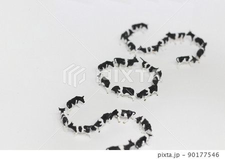 牛のジオラマ SOS ヴィーガン 牛のジオラマ SOS ヴィーガン 90177546