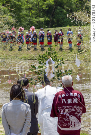 〈島根県〉入間花田植え 神事 〈島根県〉入間花田植え 神事 90178243