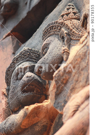 壮麗な世界遺産を楽しめる！カンボジア　アンコールワット遺跡やプリアヴィヒア、ベンメリア遺跡 90178355