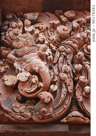 壮麗な世界遺産を楽しめる！カンボジア　アンコールワット遺跡やプリアヴィヒア、ベンメリア遺跡 90178361