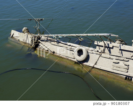 沈没船・不法投棄船 90180307