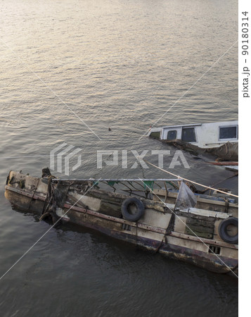 沈没船・不法投棄船 90180314