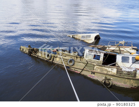 沈没船・不法投棄船 90180325