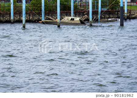 沈没船・不法投棄船 90181962