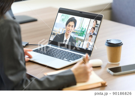 ミーティング　会議　オンライン会議　ビデオ会議　テレビ会議　ウェブ会議　ズーム会議　リモート 90186826