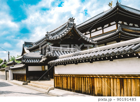 兵庫・尼崎の寺町地区、歴史的な街並み 90191485