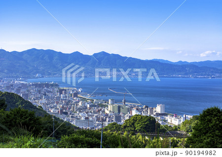 別府市街地と別府湾 90194982