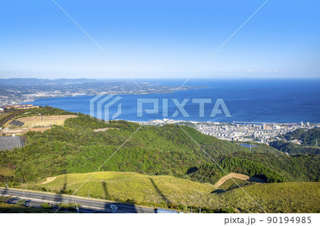 別府市街地と別府湾 90194985
