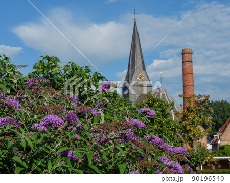 the dutch city of bredevoort 90196540