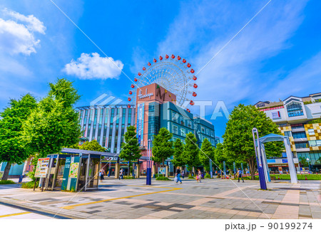 日本の横浜都市景観　センター北駅前などを望む 90199274
