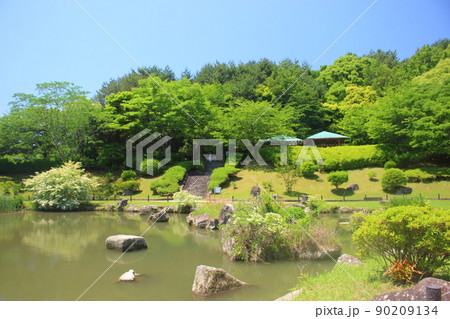 北九州市文化記念公園の日本庭園 90209134
