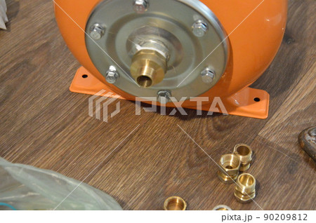 Installation of a hydraulic tank for water supply systems Installation of a hydraulic tank for water supply systems 90209812