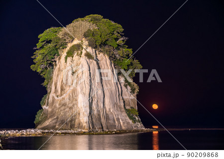 《石川県》月明かりの見附島・夜景 90209868