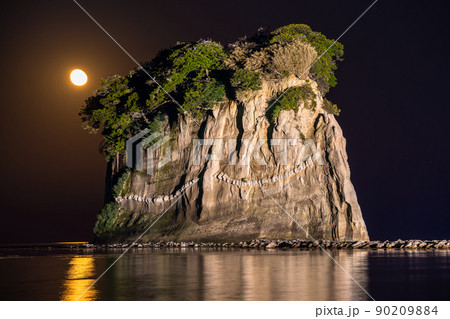 《石川県》月明かりの見附島・夜景 90209884
