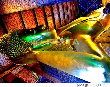 タイ・バンコク・ワットポーの涅槃仏 90211630