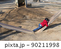 疲れて駄々をこねる子供 90211998