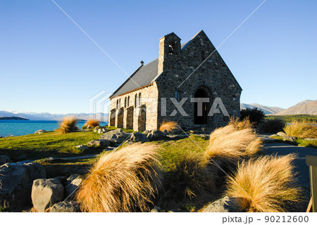 秋の夕方のテカポ湖畔 良き羊飼いの教会(ニュージーランド) 秋の夕方のテカポ湖畔 良き羊飼いの教会(ニュージーランド) 90212600