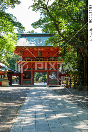 初夏の鹿島神宮の楼門 茨城県鹿嶋市 初夏の鹿島神宮の楼門 茨城県鹿嶋市 90213598