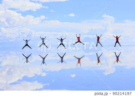 ウユニ塩湖  90214197