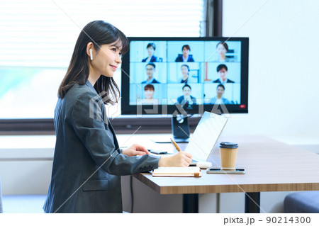 ミーティング　会議　オンライン会議　ビデオ会議　テレビ会議　ウェブ会議　ズーム会議　リモート 90214300